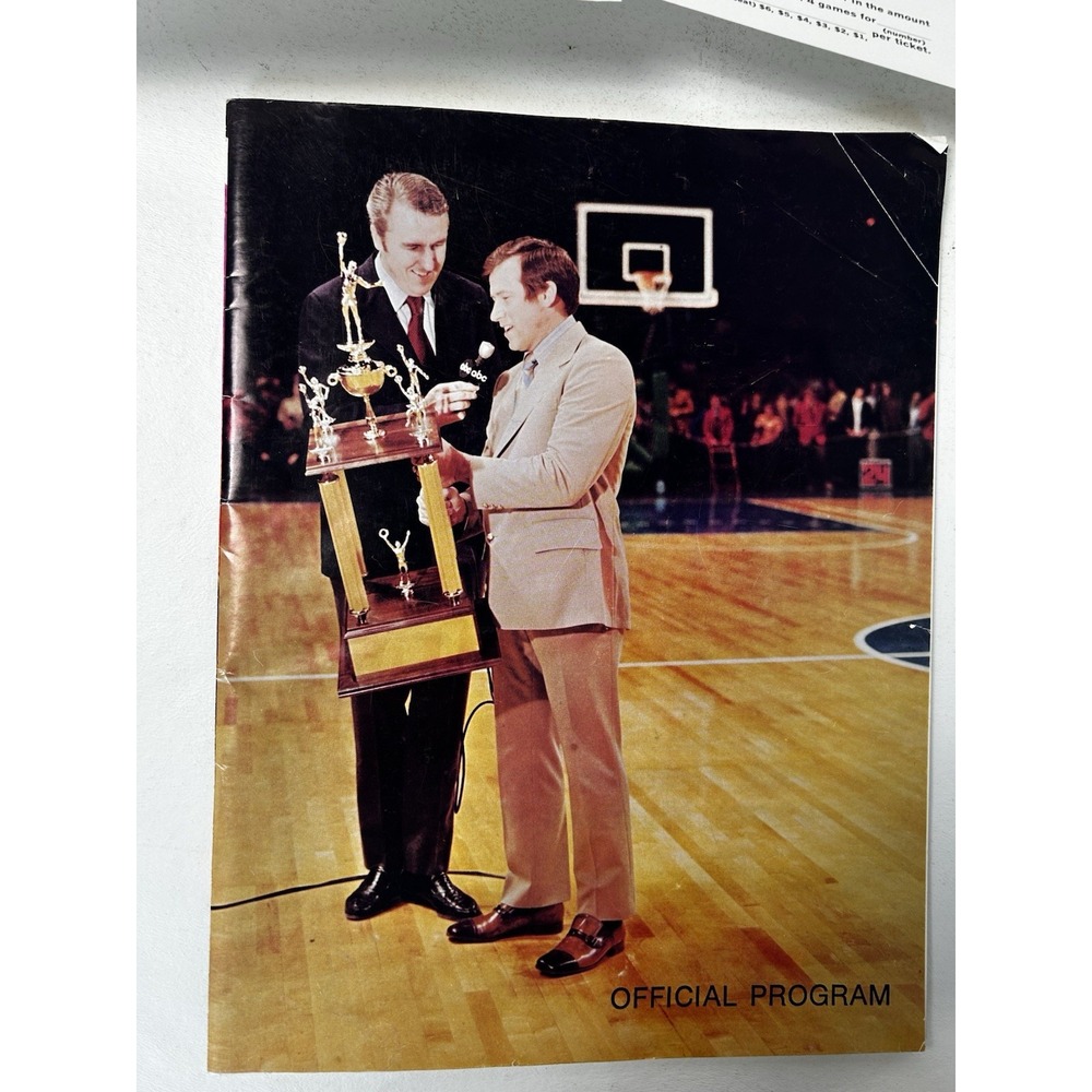1971-72 Chicago Bulls Vs Detroit Pistons Official Basketball Program UN-Scored